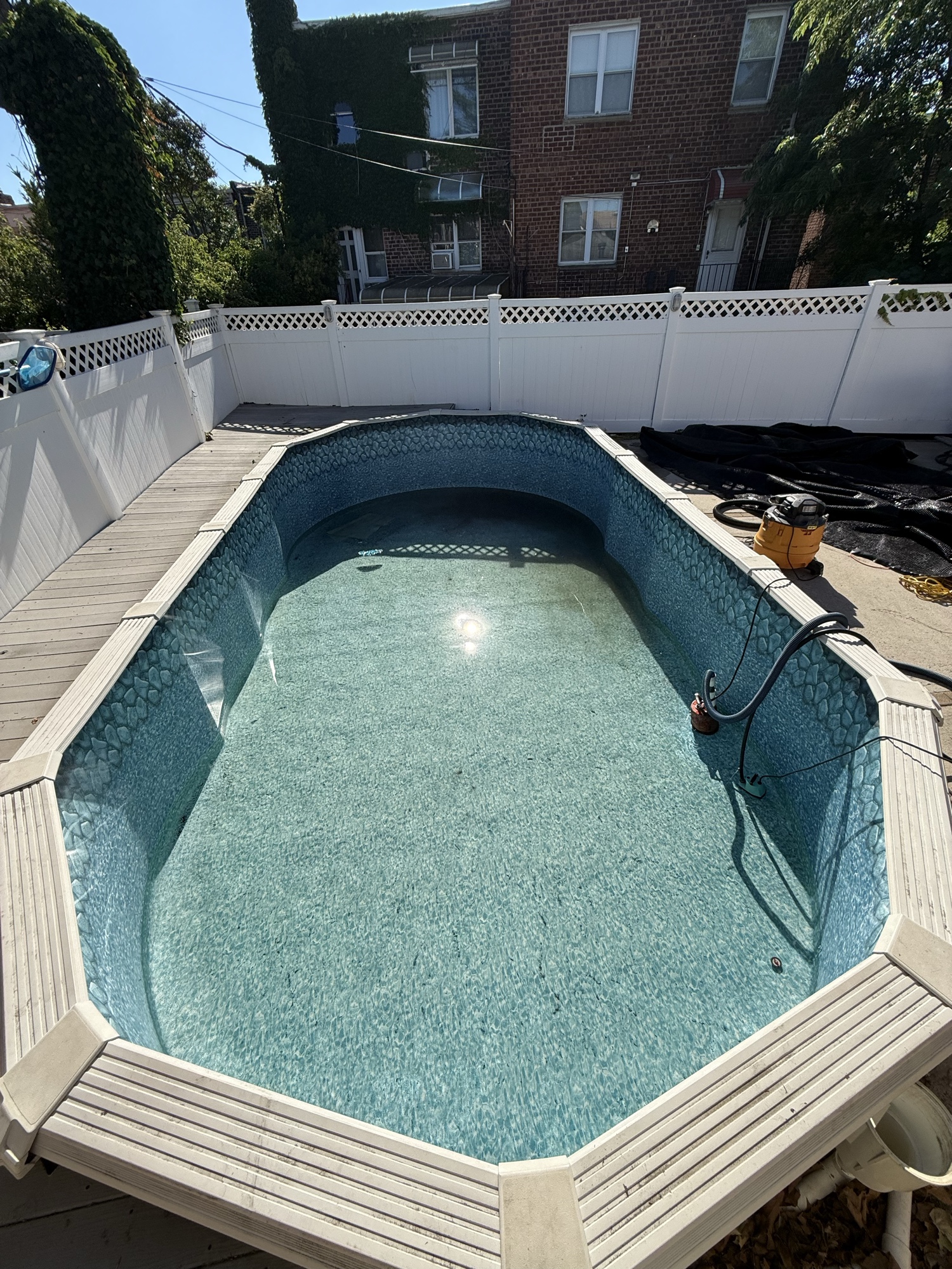 Above-ground pool crystal clear water
